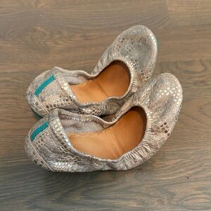 Women's Tieks Leather Ballet Flats in Metallic Silver